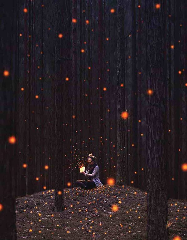 دختر تنها در جنگل با نور