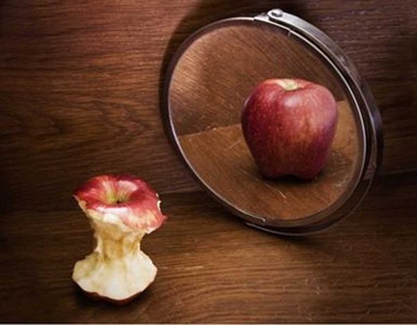 عکس های هنری و خلاقانه و مفهومی با سیب