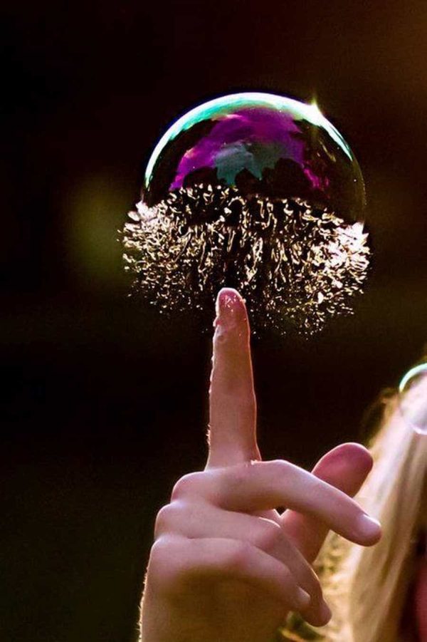 عکس بسیار زیبا از ترکیدن حباب آب
