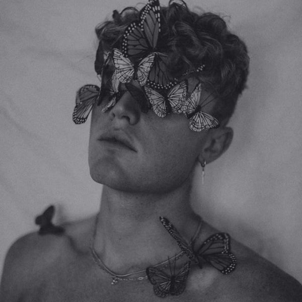  پروفایل پسرونه شاخ فیک سیاه سفید